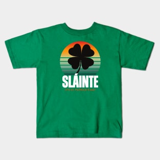 COLORFUL ILLUSTRATIVE RETRO GAELIC SLAINTE Kids T-Shirt